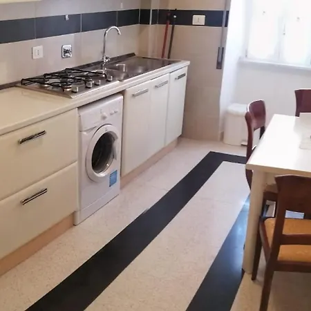 Hanna's House Metro Pyramid *