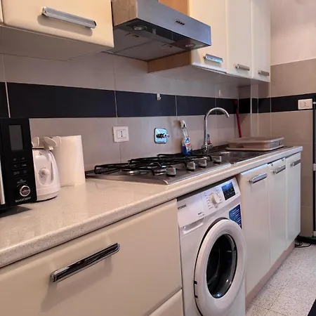 Hanna's House Metro Pyramid * 로마